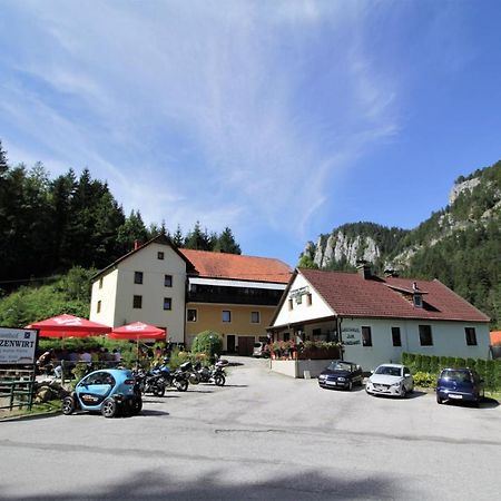 Gasthaus Blunzenwirt Lägenhet Breitenstein Exteriör bild